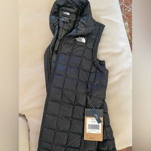 Brand new north face slim fit vest